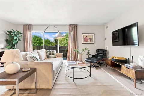1313 Steele Street #306