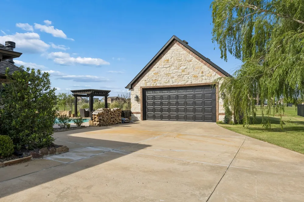 2585 Wincrest Drive Rockwall, TX 75032