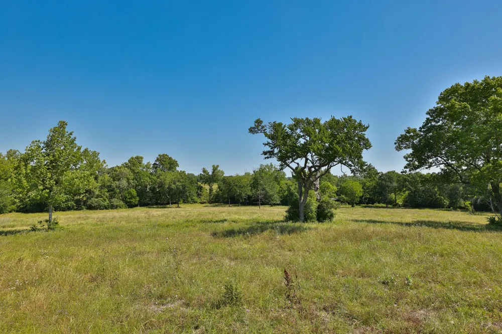 10 Cr 305 Road Navasota, TX 77868
