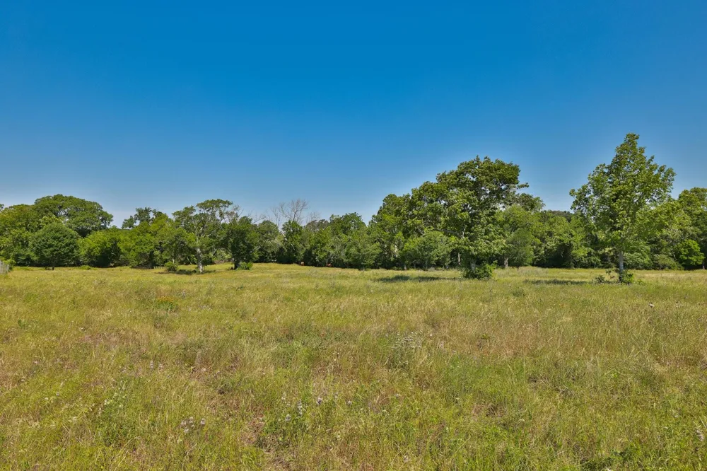 10 Cr 305 Road Navasota, TX 77868
