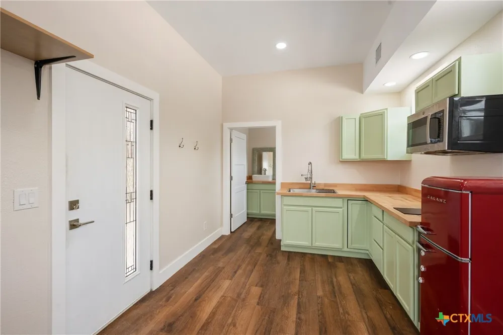 2010 Hoffmann Lane New Braunfels, TX 78132