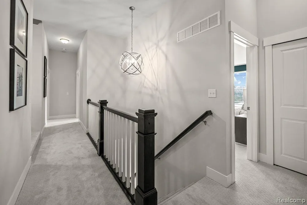 13713 Stone Falcon Shelby Charter Township, MI 48315