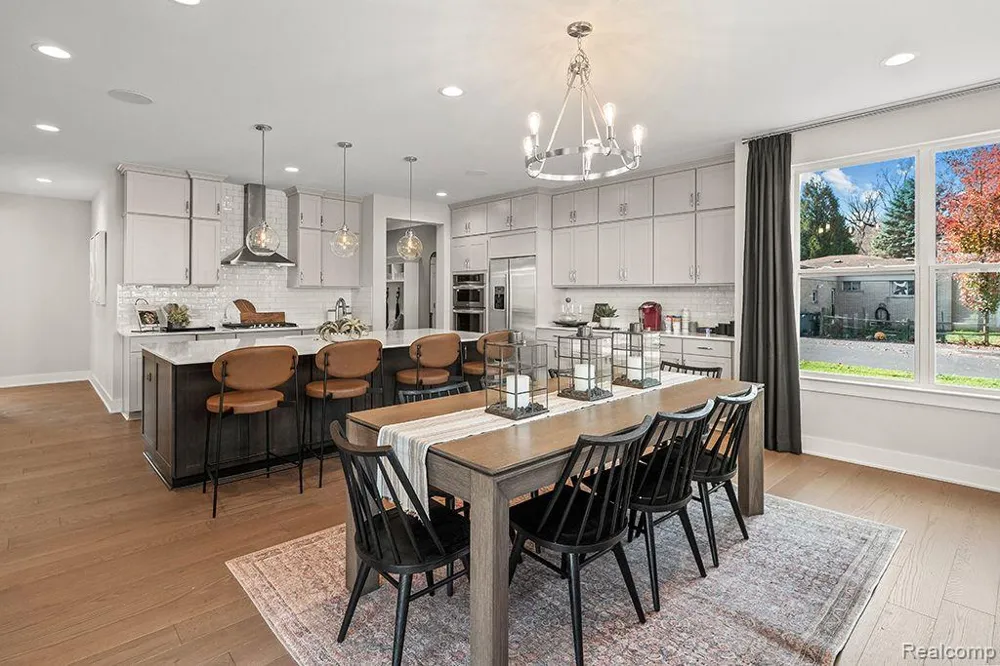 13713 Stone Falcon Shelby Charter Township, MI 48315