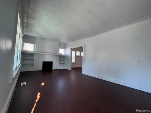 2474 Fullerton Street