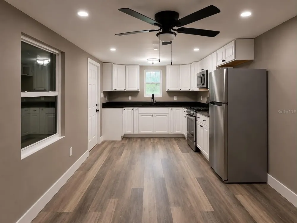 2509 DIXIE AVENUE Sarasota, FL 34234