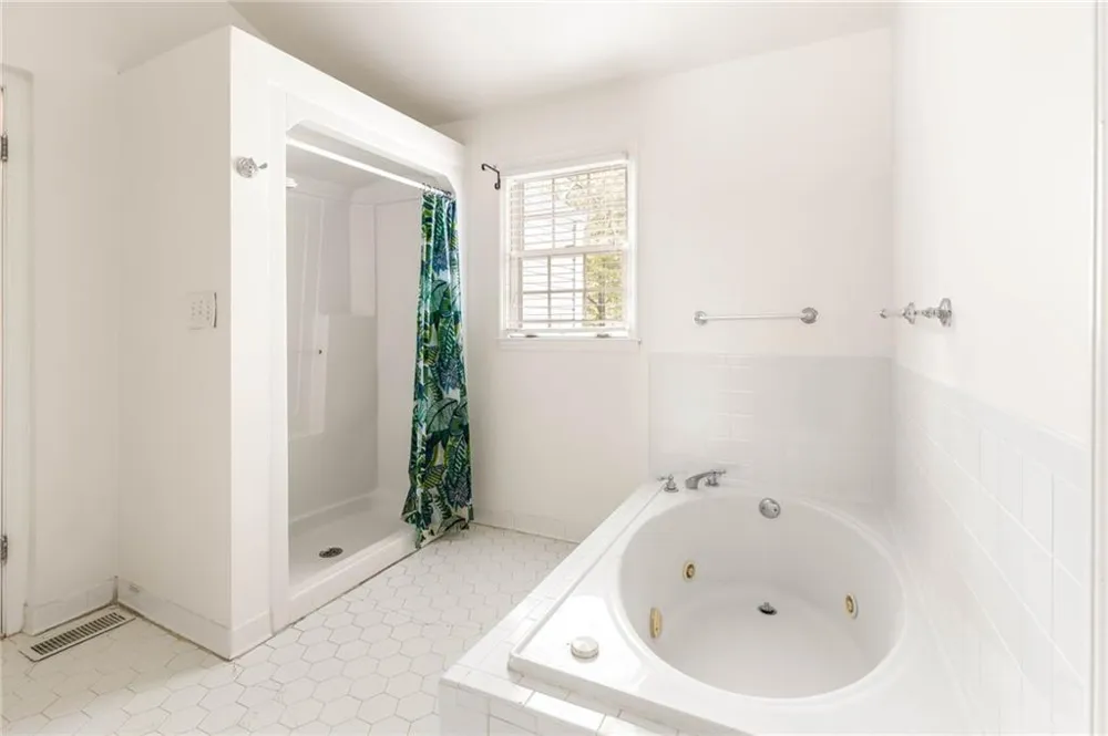 2510 Jewel Street East Point, GA 30344