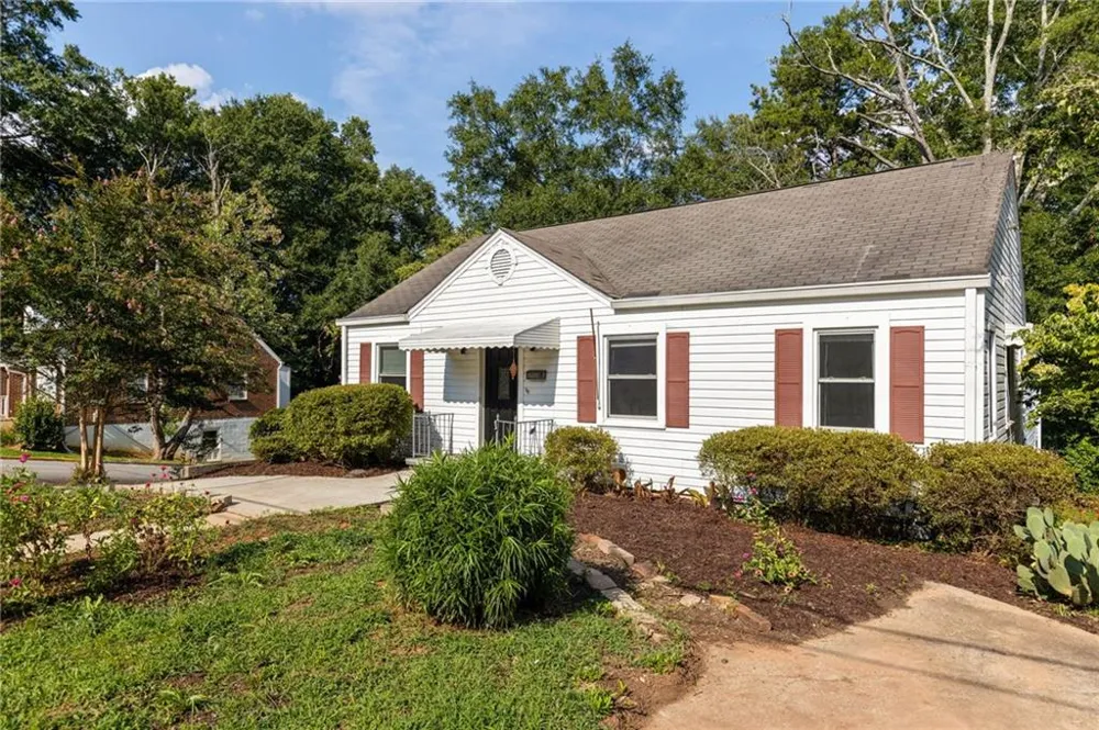 2510 Jewel Street East Point, GA 30344