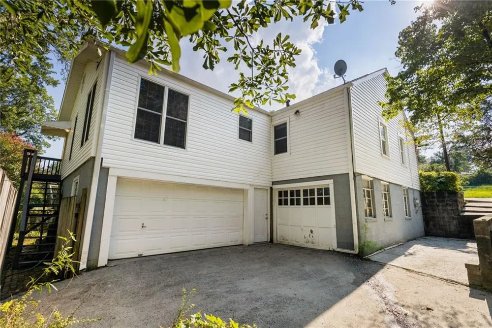 2510 Jewel Street East Point, GA 30344