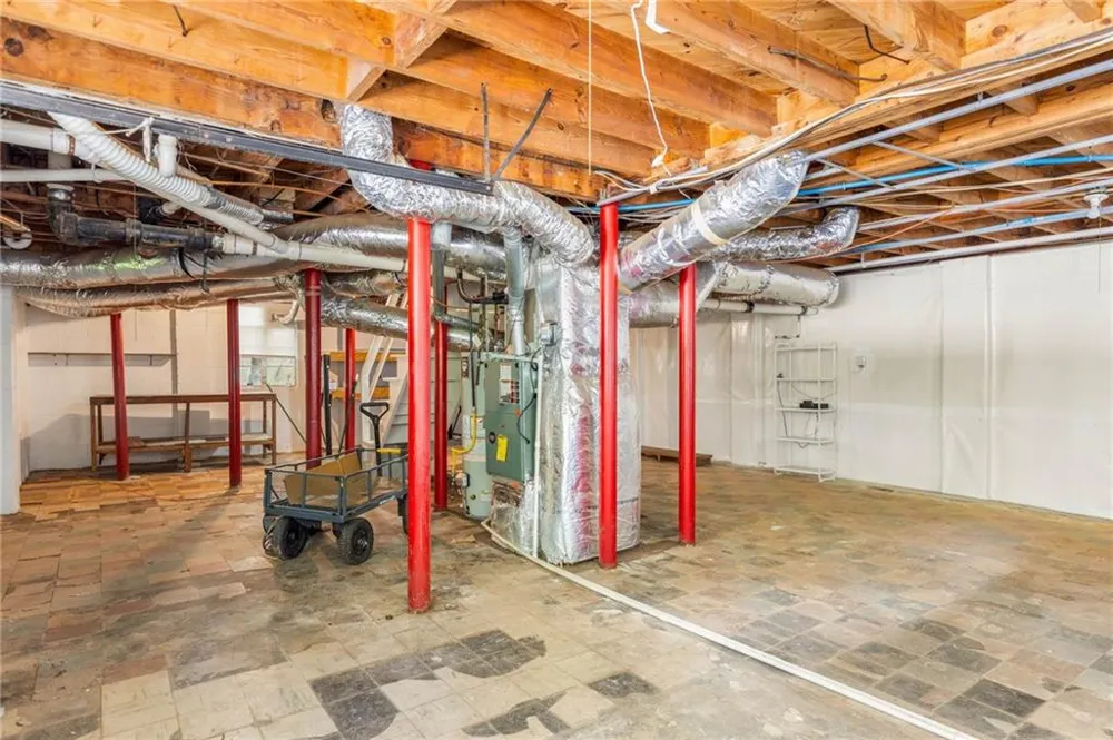 2510 Jewel Street East Point, GA 30344