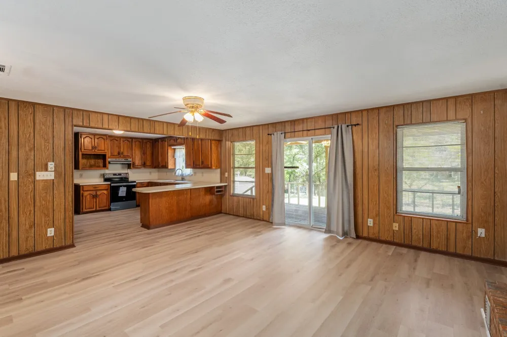 2105 Lakeview Drive Mabank, TX 75156