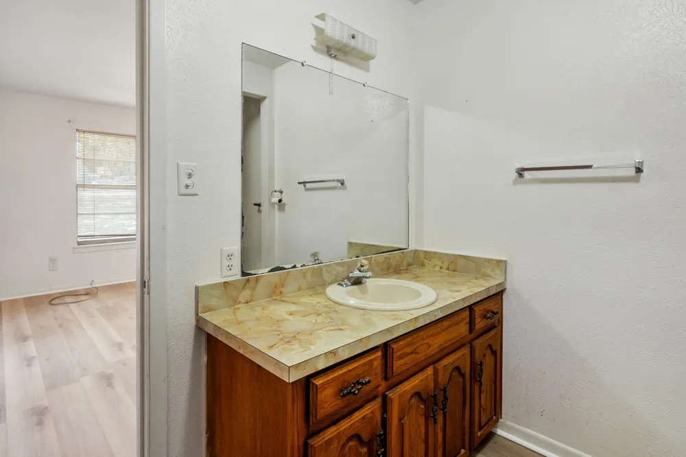 2105 Lakeview Drive Mabank, TX 75156