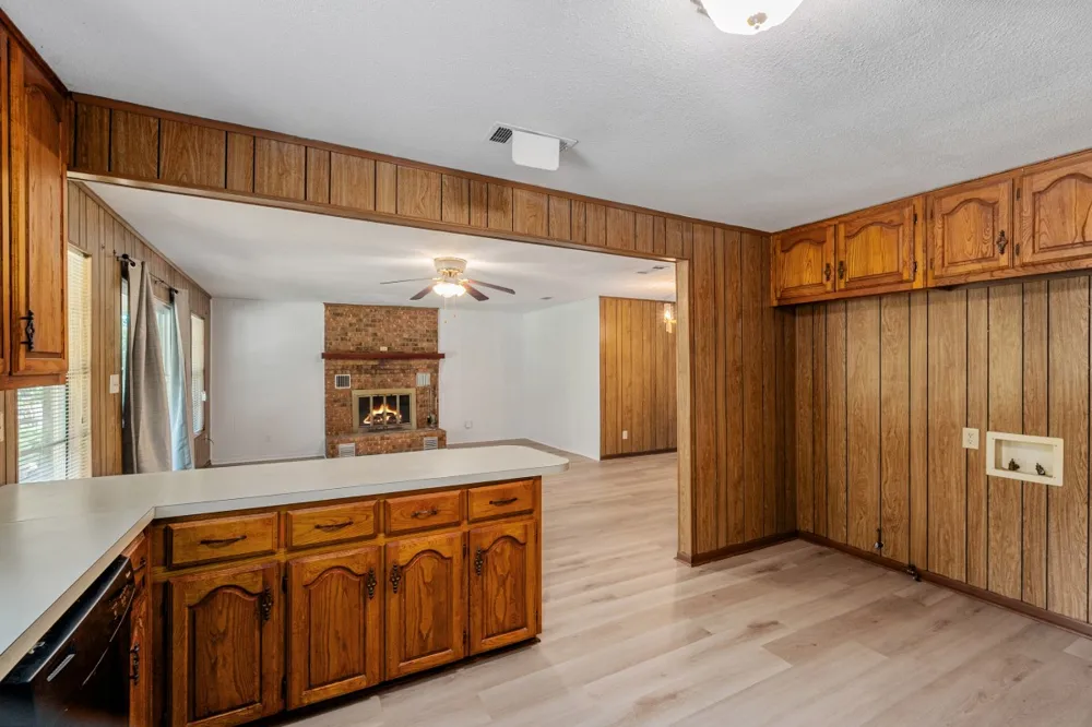 2105 Lakeview Drive Mabank, TX 75156