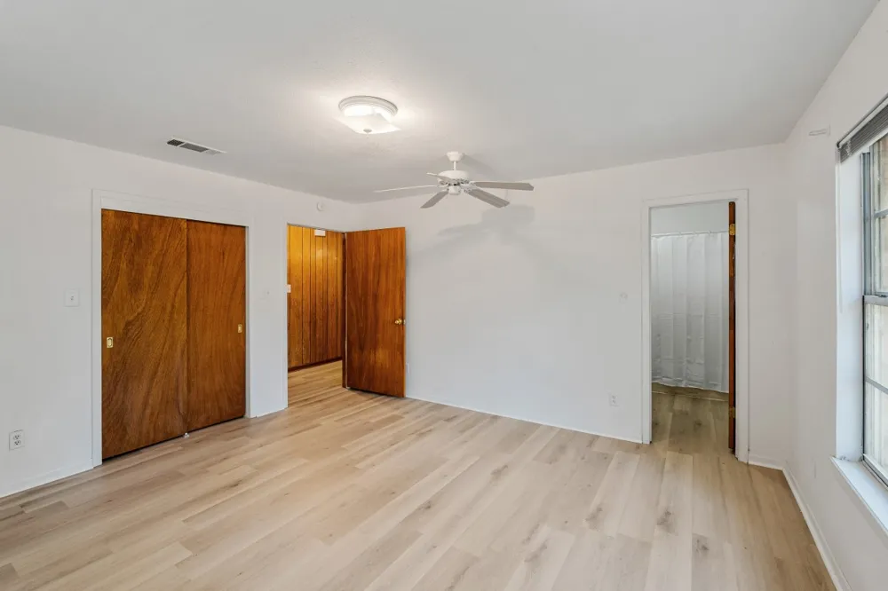 2105 Lakeview Drive Mabank, TX 75156