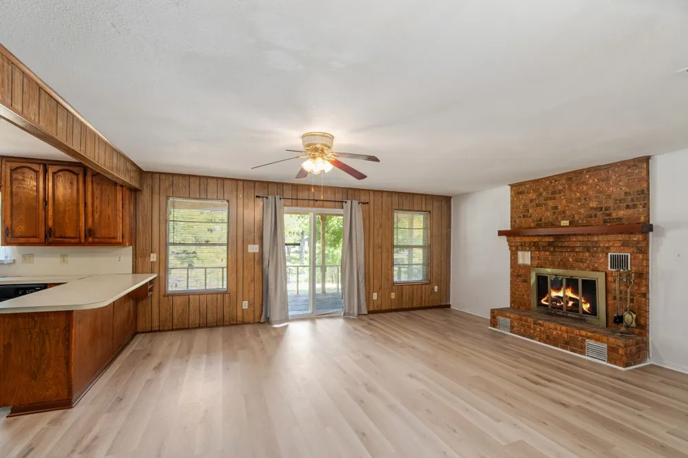 2105 Lakeview Drive Mabank, TX 75156