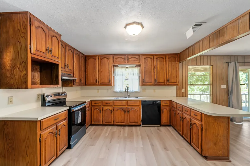 2105 Lakeview Drive Mabank, TX 75156