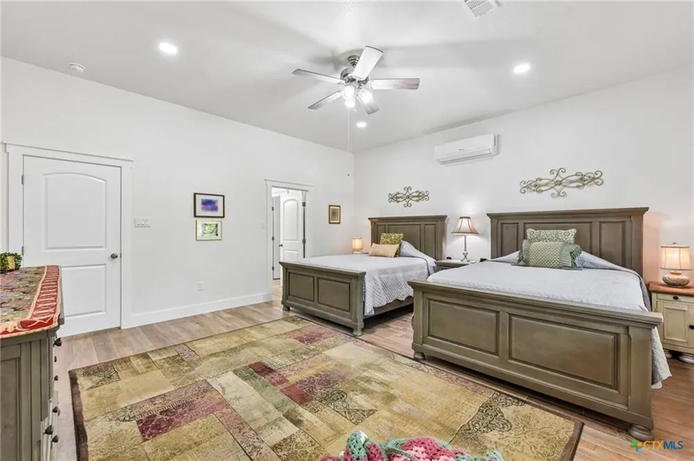 4211 County Road 103 Lampasas, TX 76550