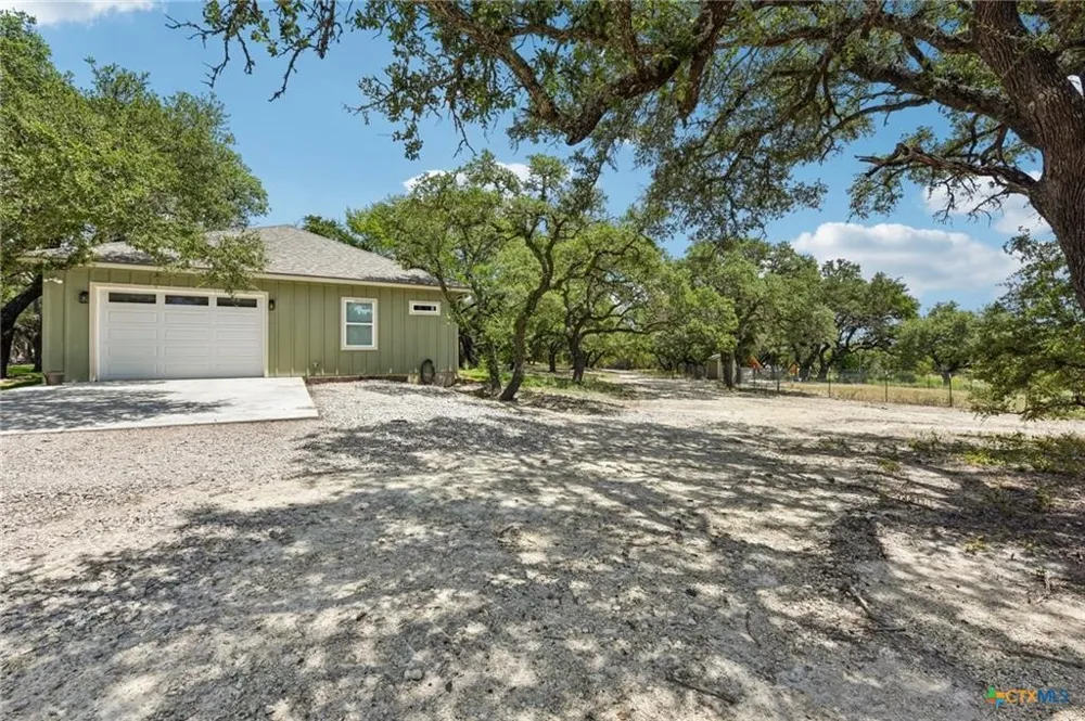 4211 County Road 103 Lampasas, TX 76550