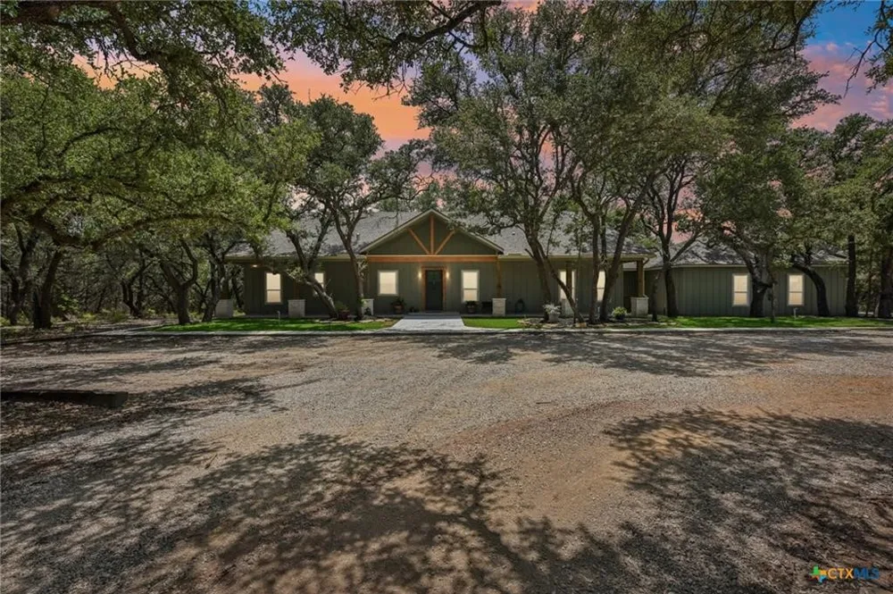 4211 County Road 103 Lampasas, TX 76550