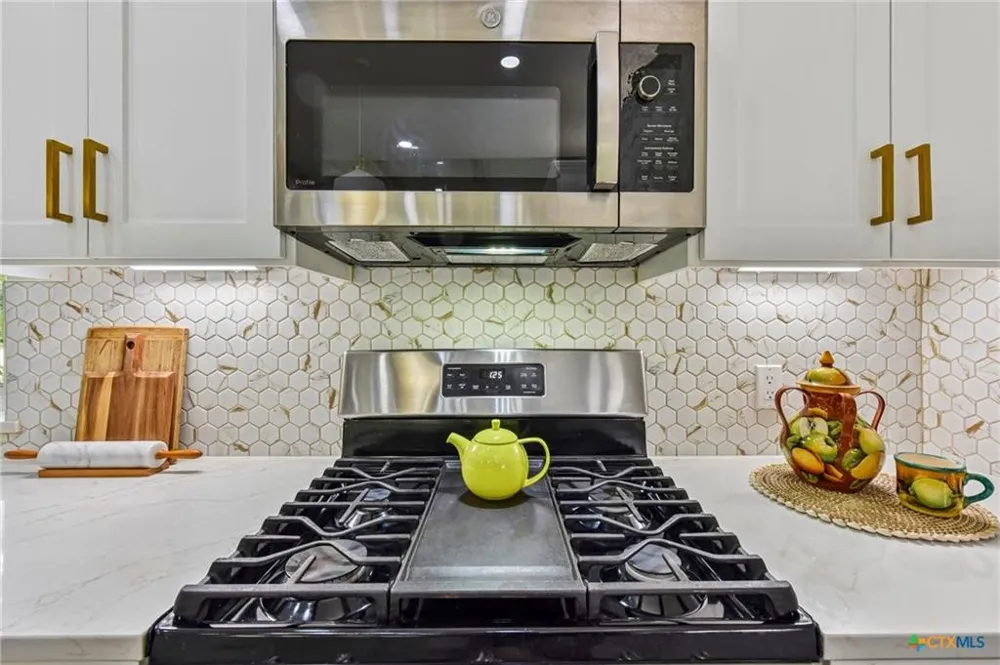 4211 County Road 103 Lampasas, TX 76550