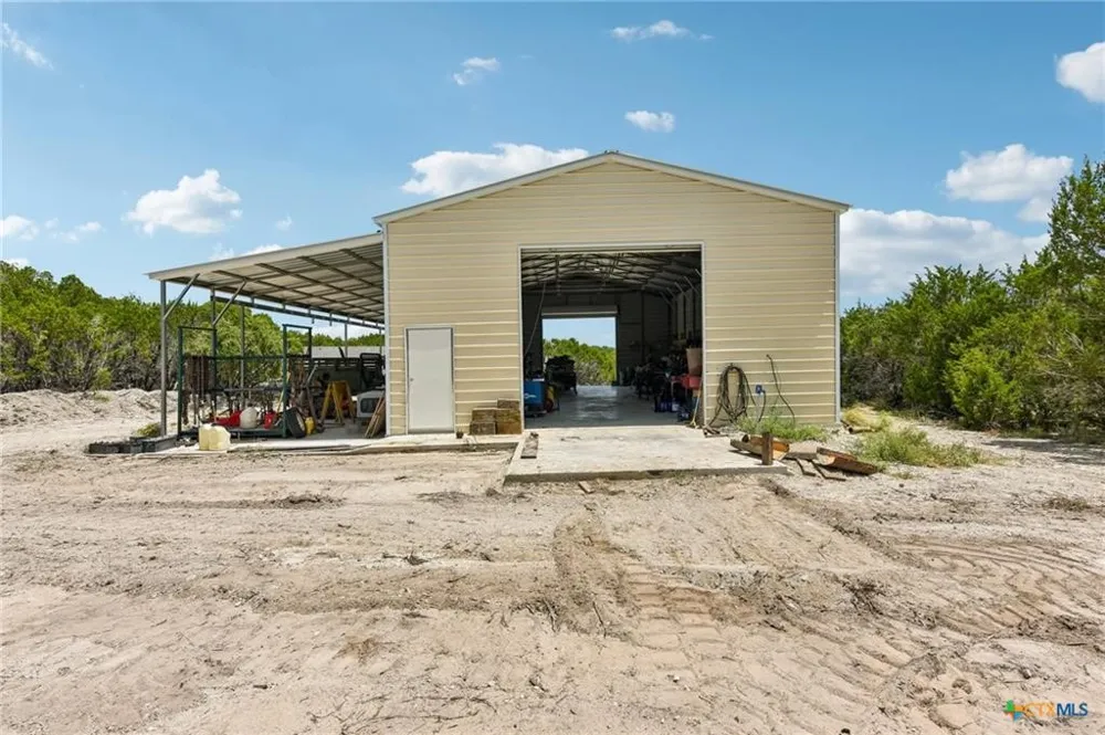 4211 County Road 103 Lampasas, TX 76550