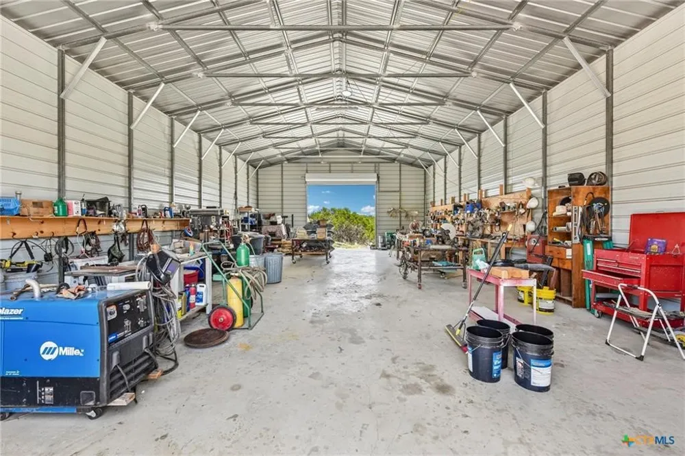 4211 County Road 103 Lampasas, TX 76550
