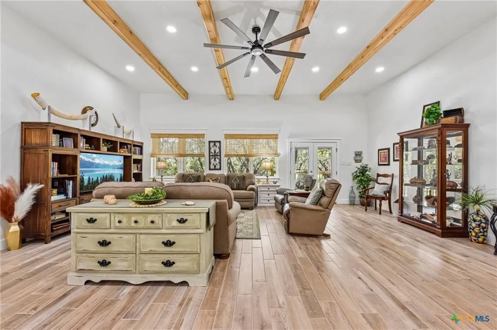 4211 County Road 103 Lampasas, TX 76550
