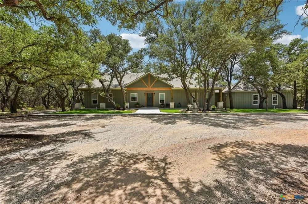4211 County Road 103 Lampasas, TX 76550