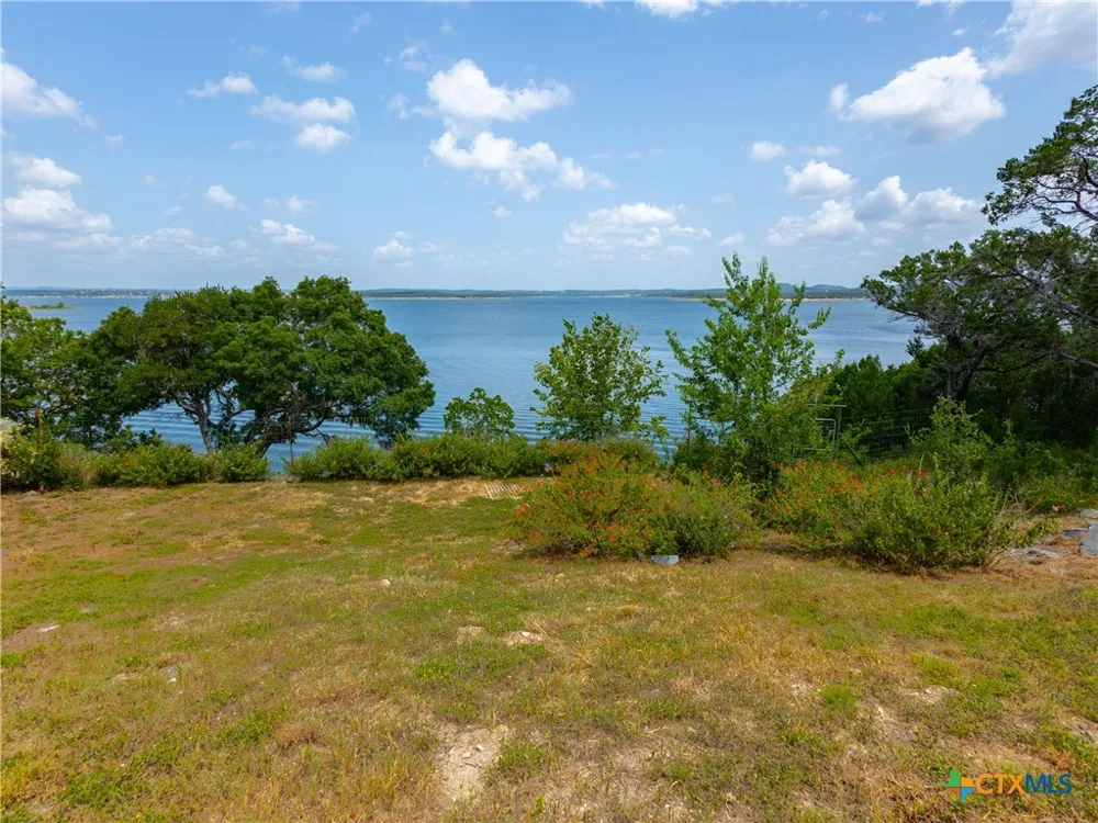 909 Janet Drive Canyon Lake, TX 78133