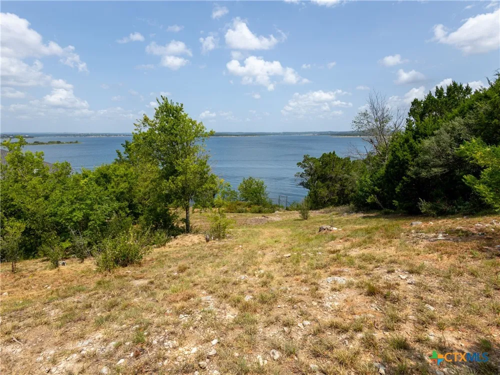 909 Janet Drive Canyon Lake, TX 78133