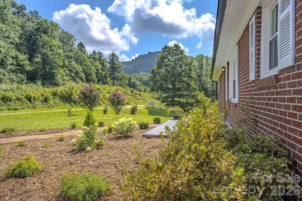 8525 US 25/70 Highway Marshall, NC 28753