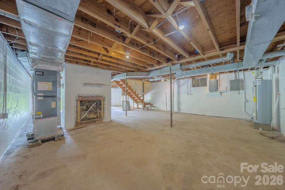 8525 US 25/70 Highway Marshall, NC 28753