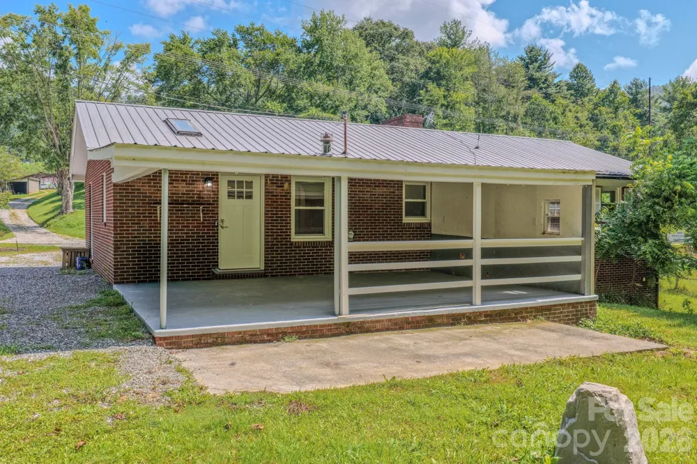 8525 US 25/70 Highway Marshall, NC 28753