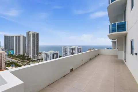 1945 S OCEAN DRIVE #2408