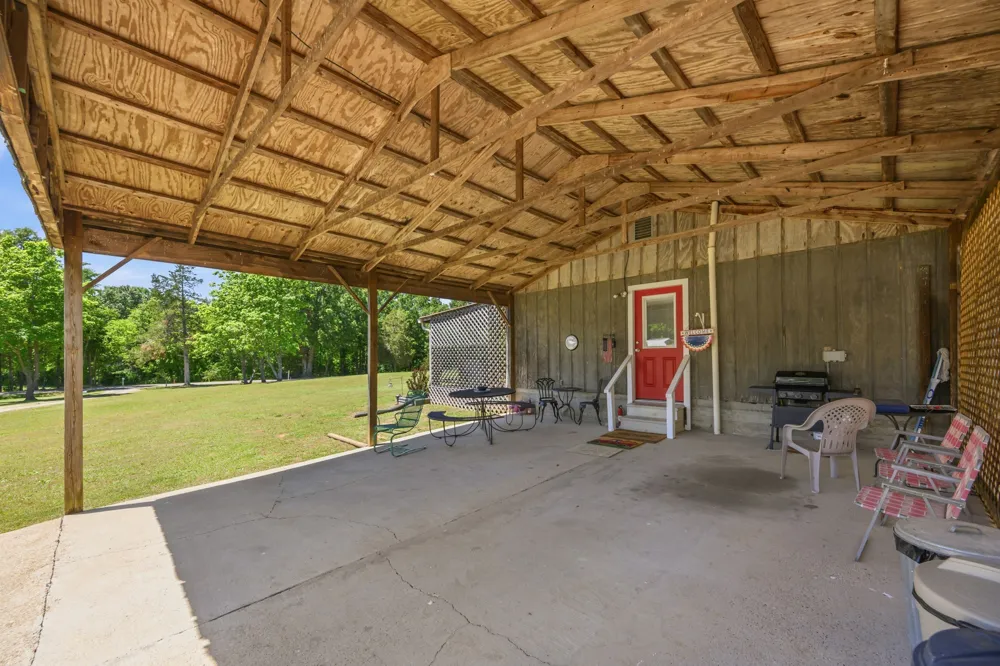 1846 Cypress Creek Rd Linden, TN 37096