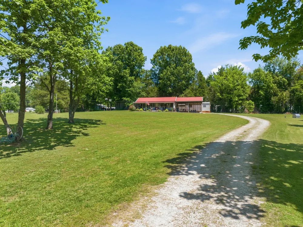 1846 Cypress Creek Rd Linden, TN 37096