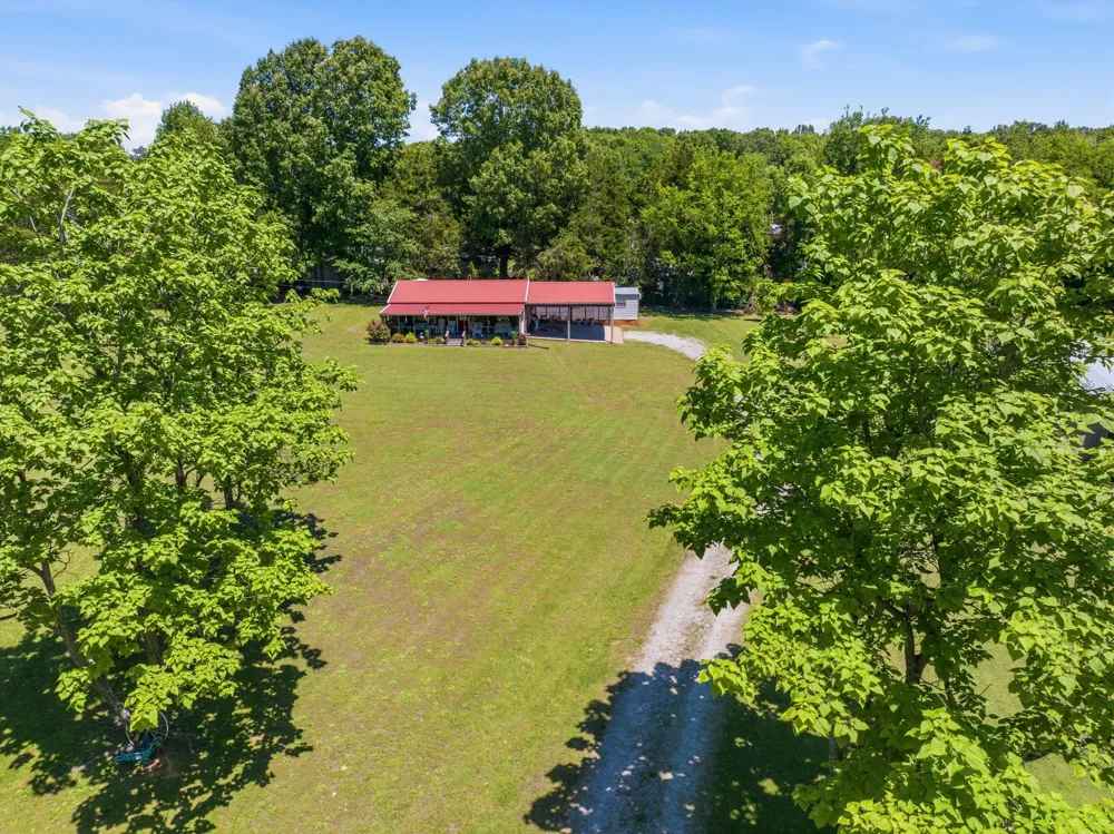 1846 Cypress Creek Rd Linden, TN 37096