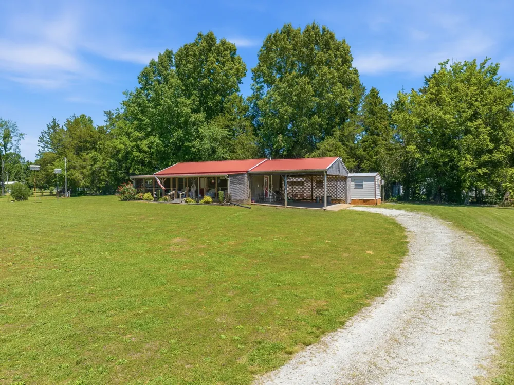 1846 Cypress Creek Rd Linden, TN 37096