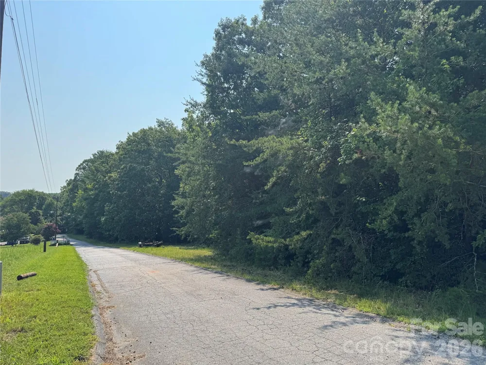 8 8th Avenue SE Hickory, NC 28602