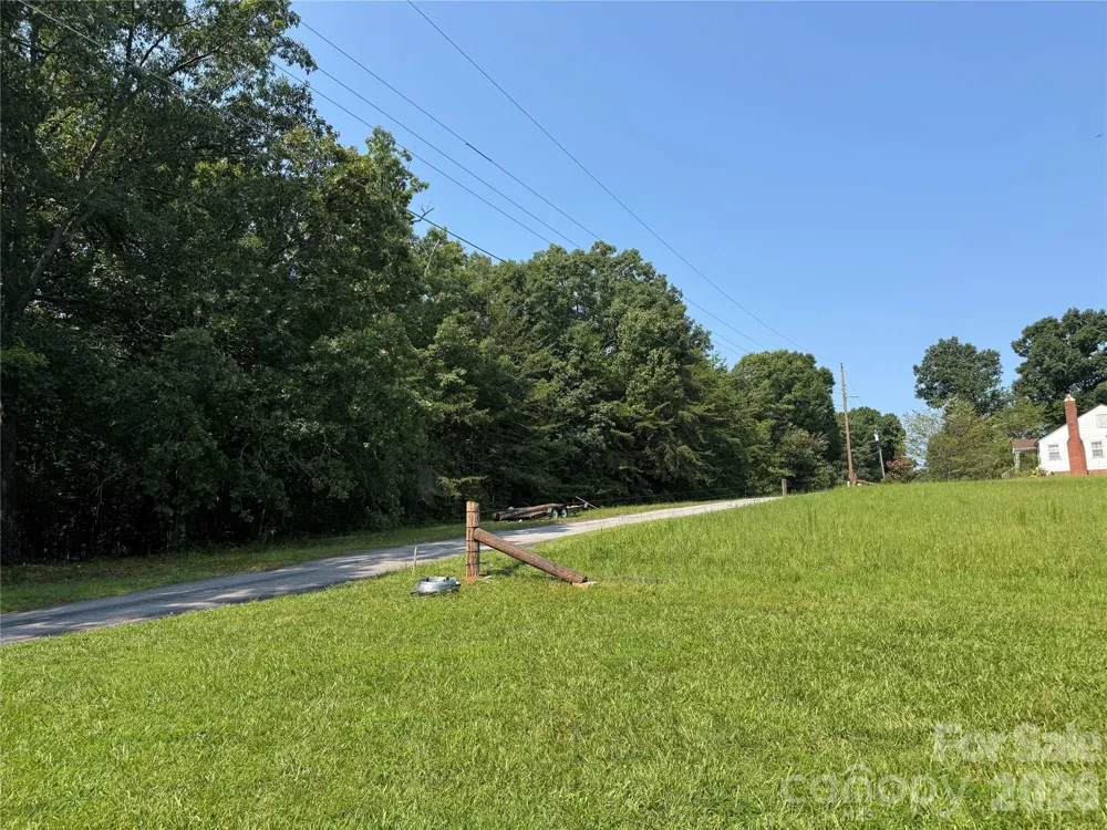 8 8th Avenue SE Hickory, NC 28602