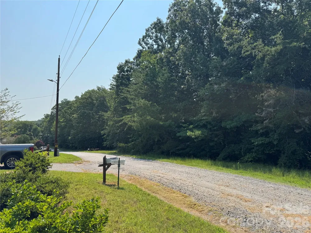 8 8th Avenue SE Hickory, NC 28602