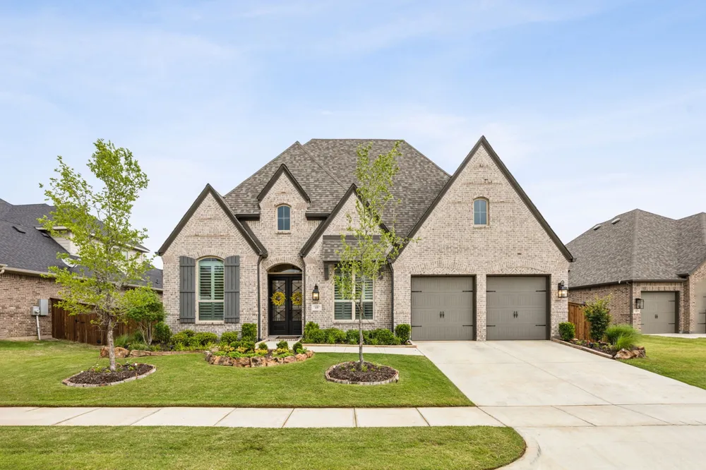 4108 Fall Aster Way Aubrey, TX 76227