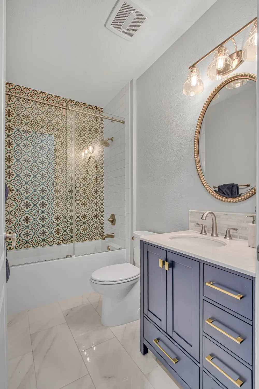 2104 Beachview Drive Flower Mound, TX 75022