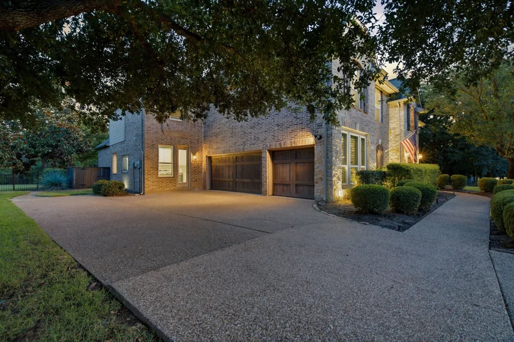 2104 Beachview Drive Flower Mound, TX 75022