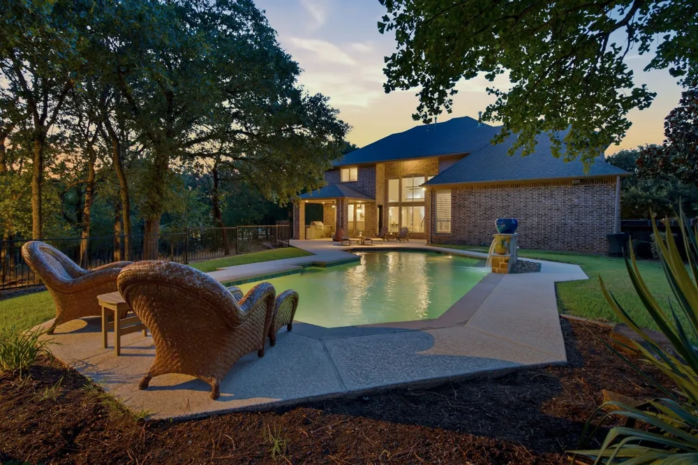 2104 Beachview Drive Flower Mound, TX 75022