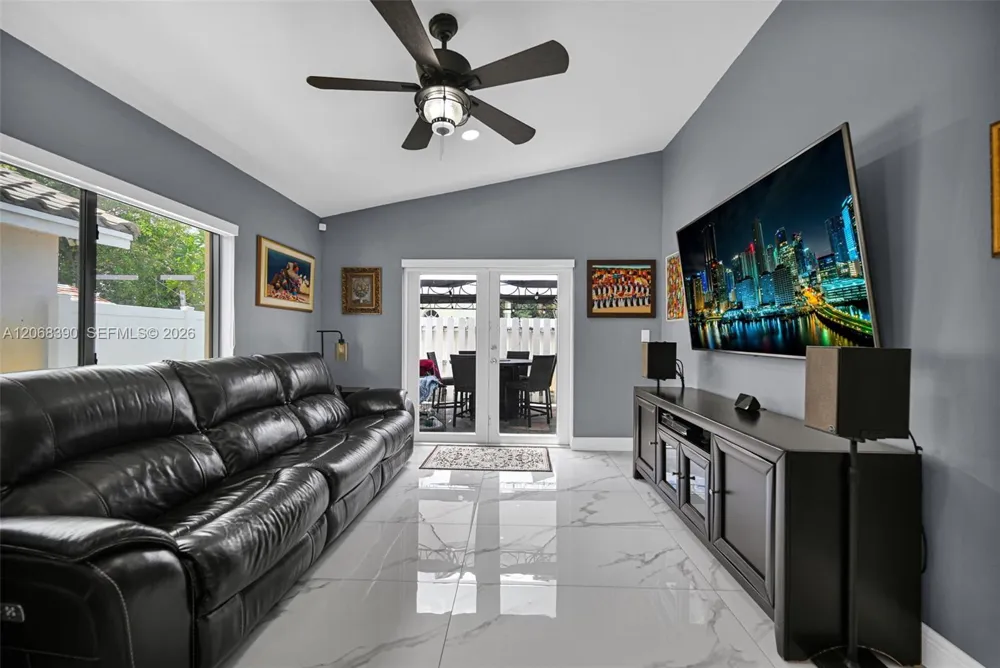 17640 SW 4th Ct Pembroke Pines, FL 33029