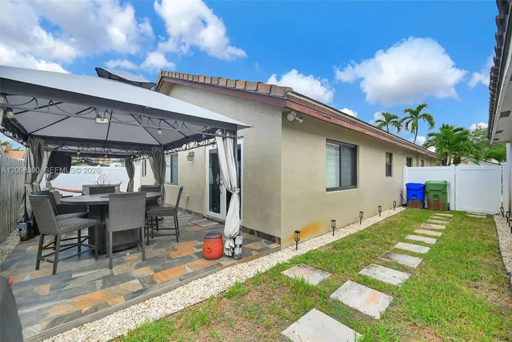 17640 SW 4th Ct Pembroke Pines, FL 33029