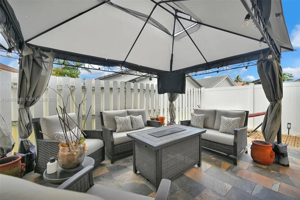 17640 SW 4th Ct Pembroke Pines, FL 33029