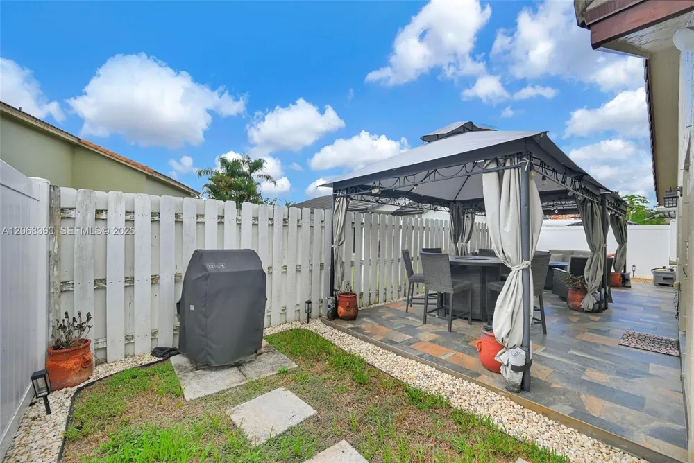 17640 SW 4th Ct Pembroke Pines, FL 33029