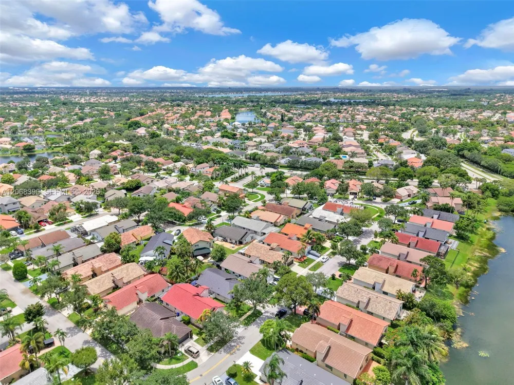 17640 SW 4th Ct Pembroke Pines, FL 33029
