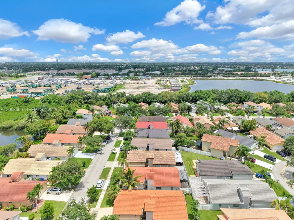 17640 SW 4th Ct Pembroke Pines, FL 33029